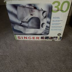 Singer Sewing Machine 8280