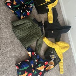 Coats In Size 4 And 5 T 15$ A Coat
