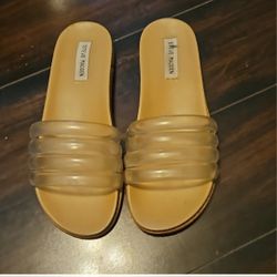 Steve Maddens Sandals