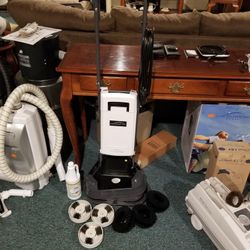 BRAND NEW IN BOX ELECTROLUX RUG CARPET WASHER