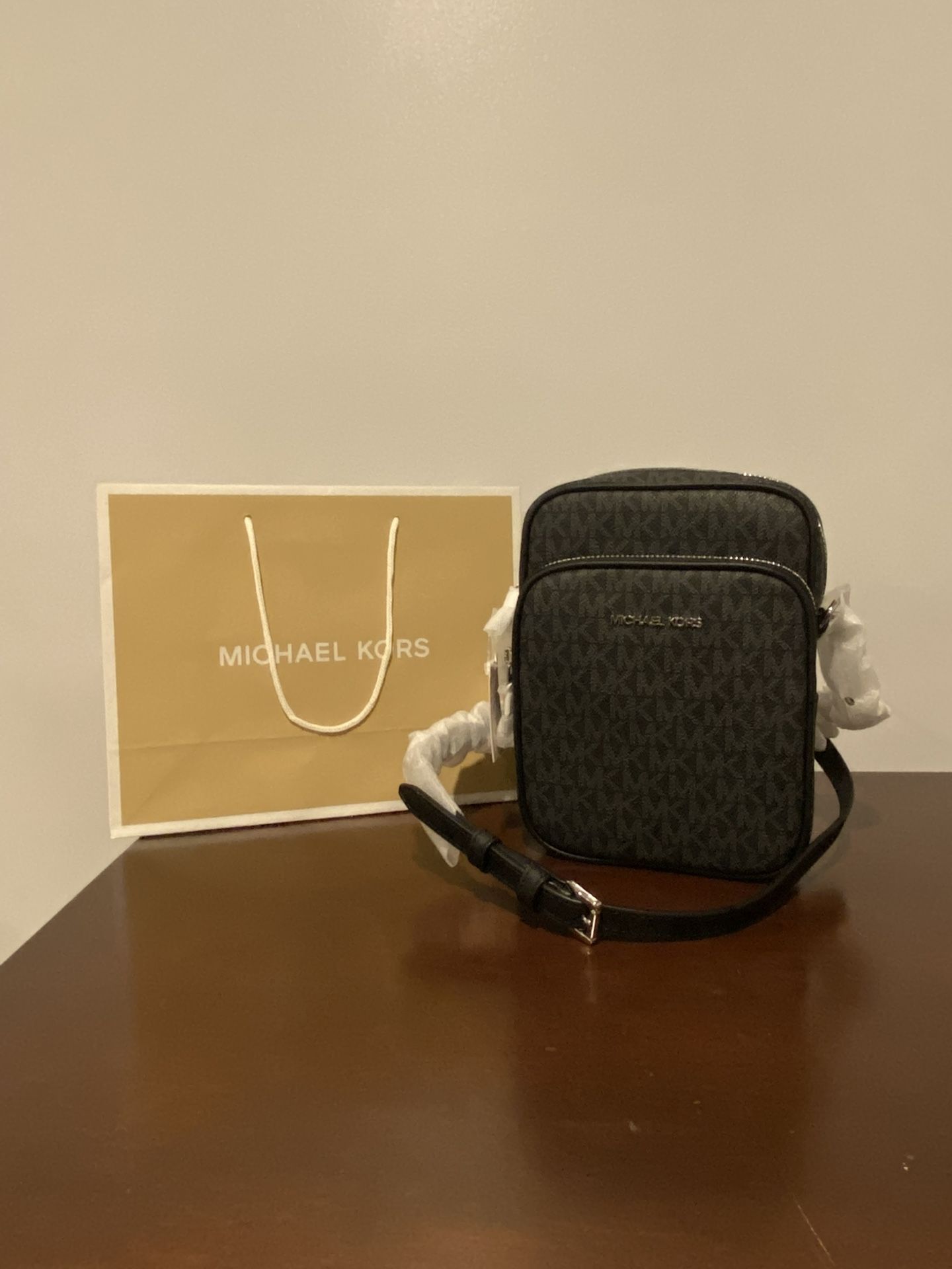 MICHAEL KORS Medium Logo Crossbody Bag