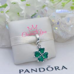 Adorable Charm 925 silver for Pandora moments bracelet.