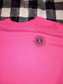 "MAUI" Fire department "2017" pink shirt... Size XL