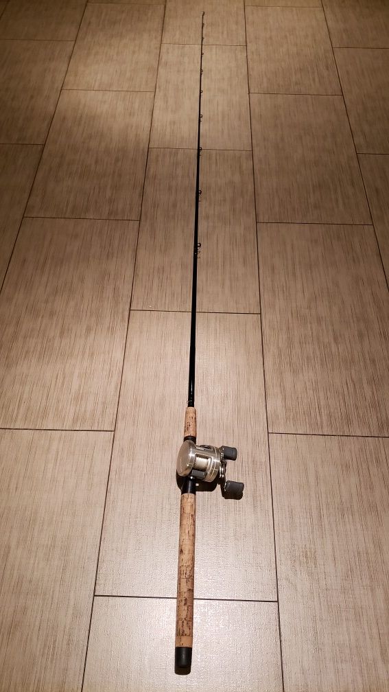 Shimano Calcutta 200 with G-Loomis GL3 MBR844C 7' Fishing Rod