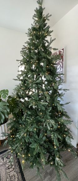 pre-lit 9ft christmas tree
