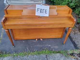 Howard Piano for Free. 2.5ft x 1.5ft x 4ft