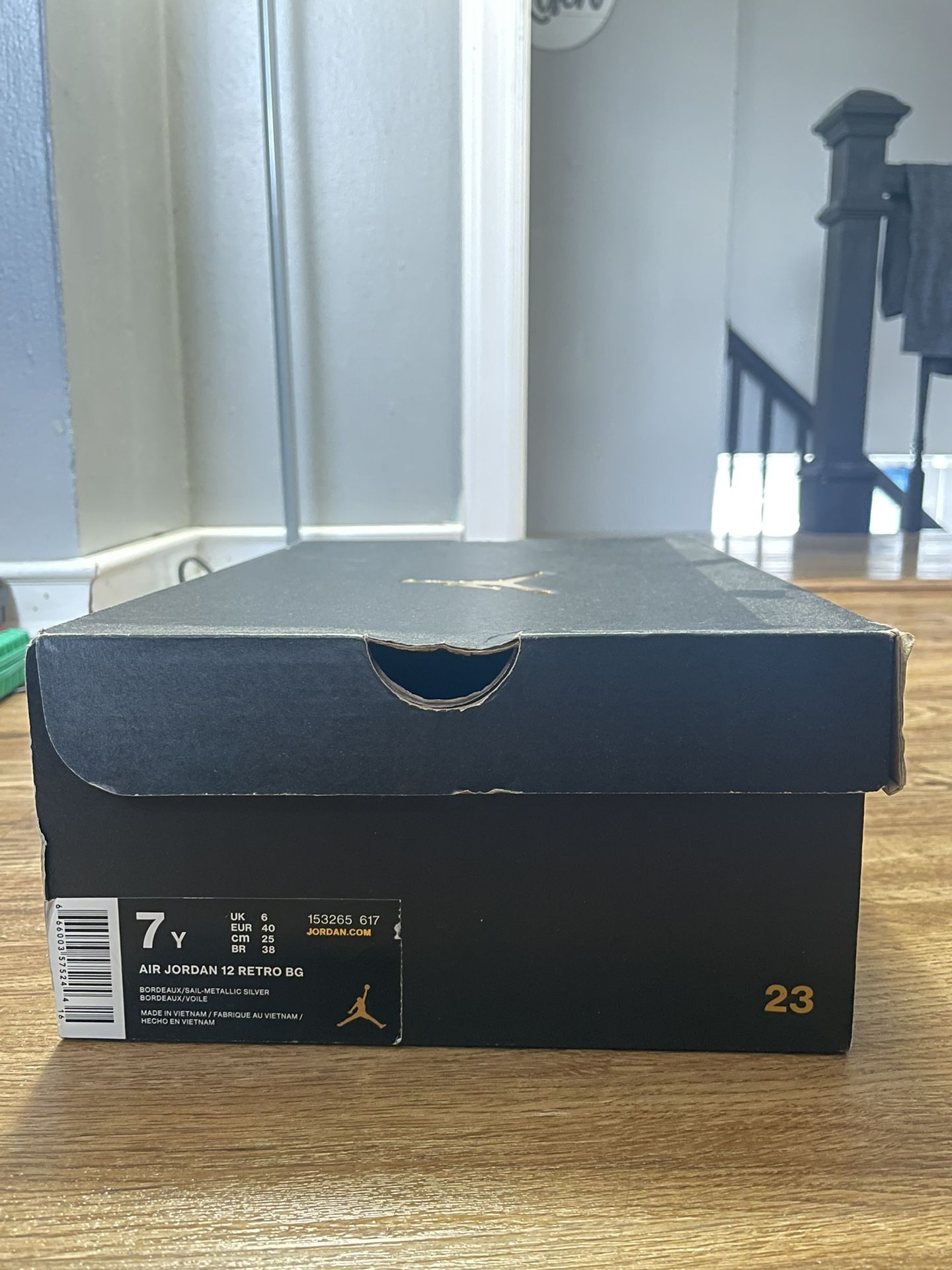 Jordan 12 Bordeaux 