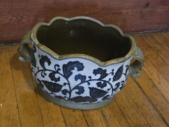 Large  Blue,white bowl  Accent. 7"×9