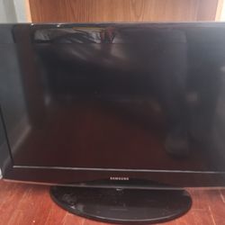 32" SAMSUNG TV LCD HD Works Great! $100 Obo