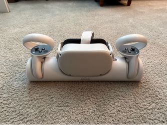 Oculus Quest 2 with Anker Charging Dock