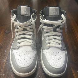 AirJordan 1 Mid Light Smoke Grey