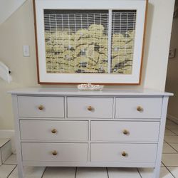 POTTERY BARN SOLID WOOD DRESSER DELIVERY AVAILABLE