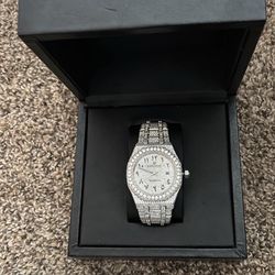 Pay 5dollars before meet up 450 go to bio about shipping fee