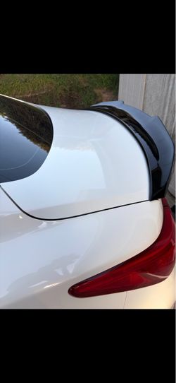 Gloss black Rear spoiler