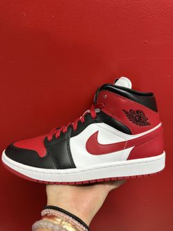 BRAND NEW air jordan 1 mid 