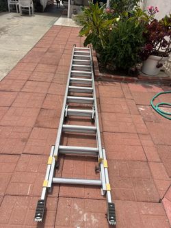 Escalera de 24 pies con extensiones perfectas, condiciones
