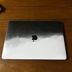 MacBook Air M1 chip 8gb Ram 128gb SSD!