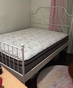 Queen size bed metal frame w/ mattress