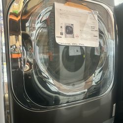 New LG 5.2 Mega Capacity Washer And Gas Dryer 