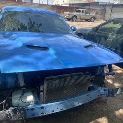 Dodge Challenger Hood 