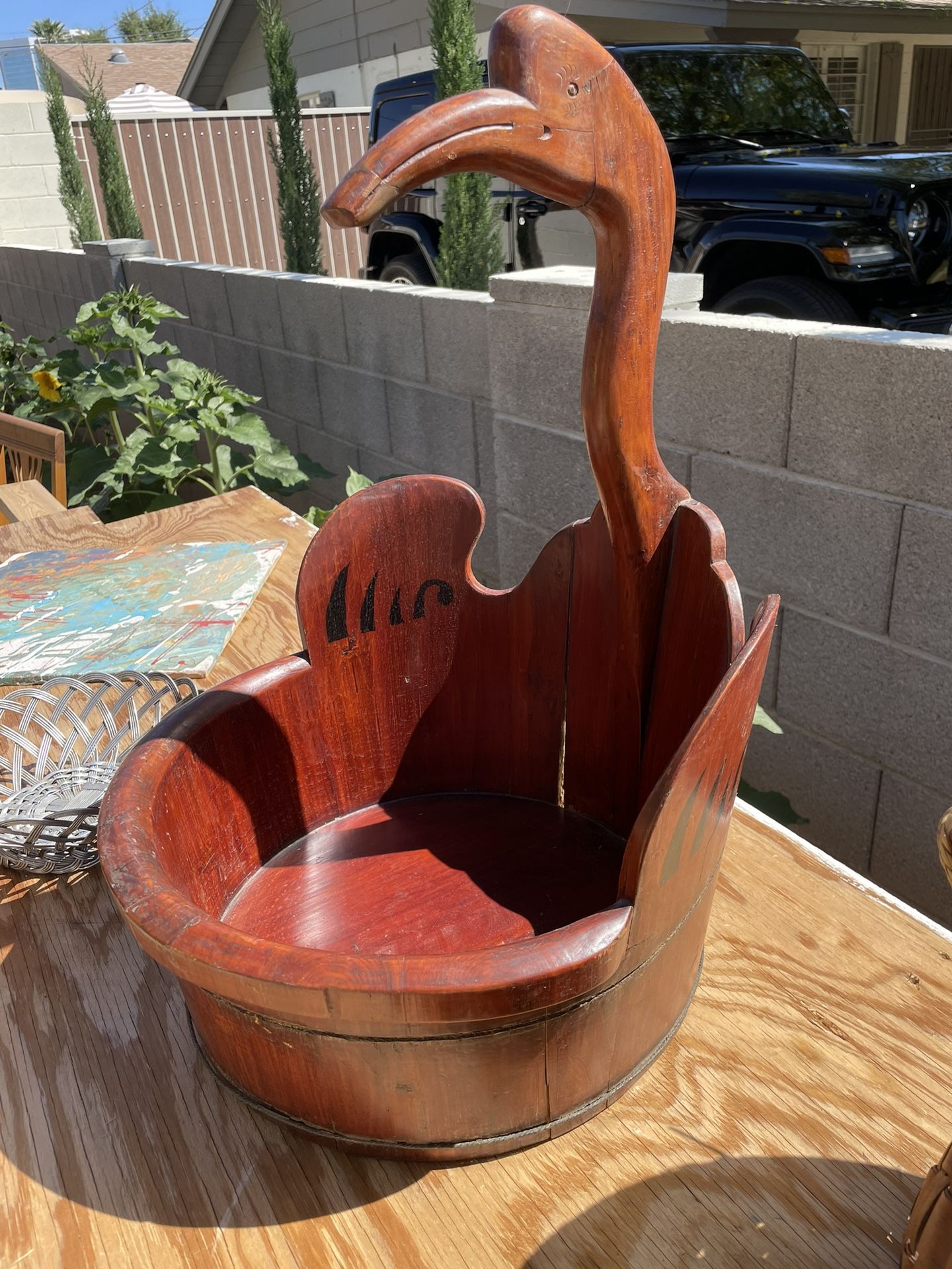 Swan wood bucket
