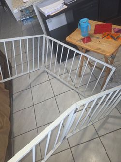 Twin size gate for bed