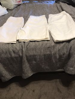 Women New White Shorts Size 14