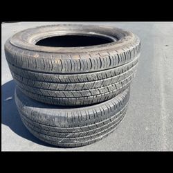 2 - 255/60r18 Tires Good 90% Treads 2023 DOT!!
