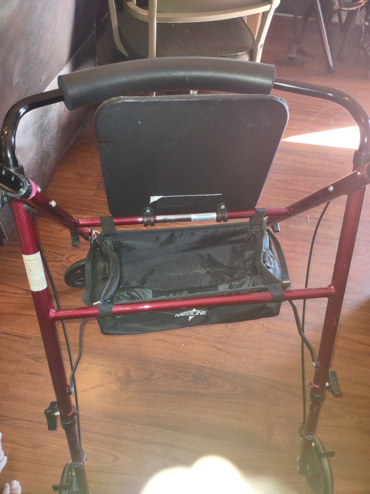 Free Rolling Walker With Chair