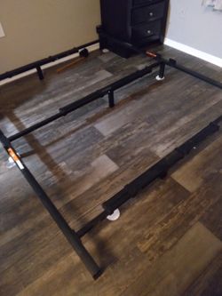 BED FRAME ADJUSTABLE QUEEN/KING