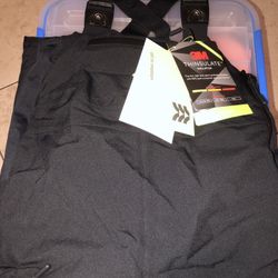 Black snow Kids size small