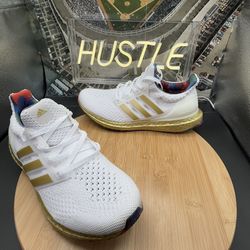 Adidas Ultra Boost 5.0 DNA Women’s 7 White/Gold Metallic