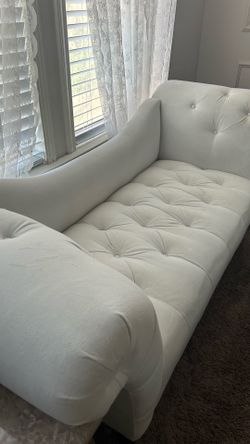Chaise need gone
