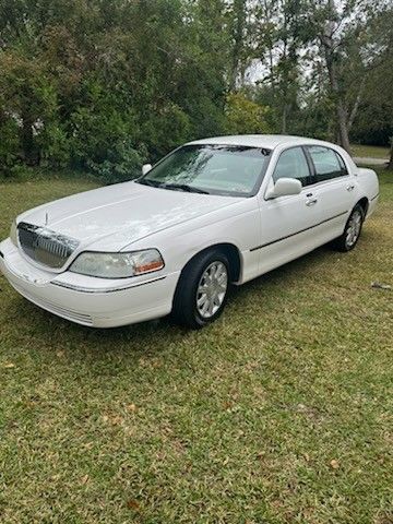 2006 Lincoln Town Car