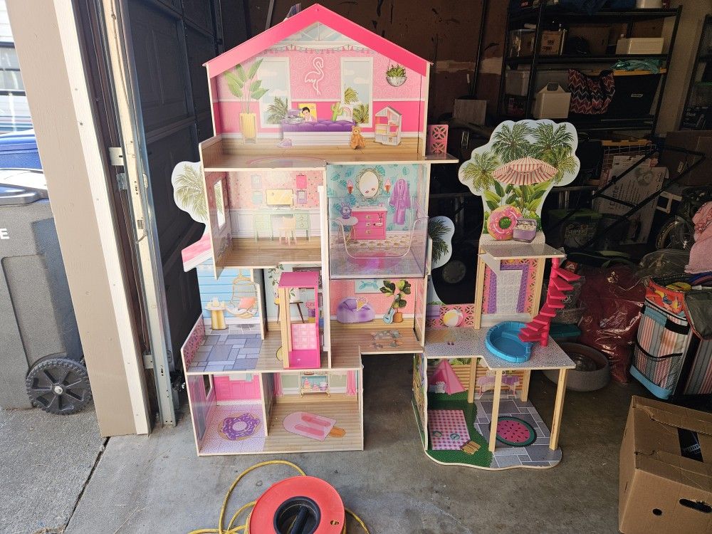 Beach Barbie House