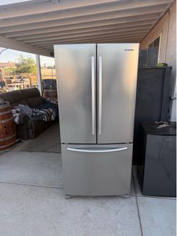 Samsung French Door Refrigerator with Bottom Freezer