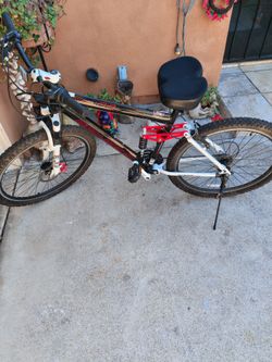Genesis V2100 Mountain Bike