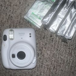 *INSTAX MINI 11 + TONS OF FILM CHEAP*
