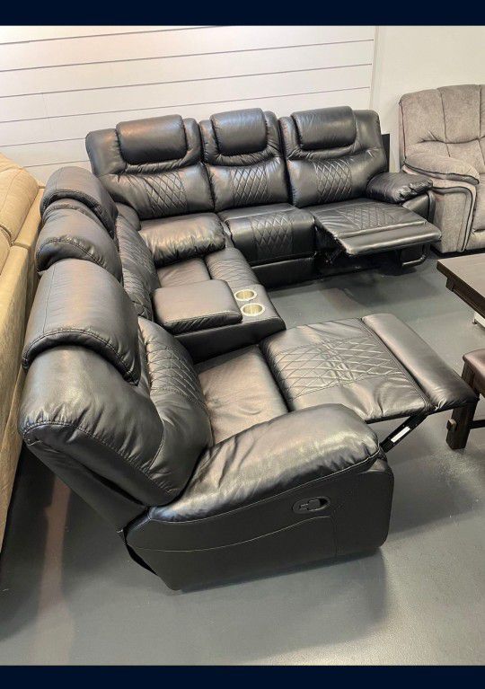 *Living Room Special*---Santiago Bold Black Leather Reclining 3 Piece Sets---Delivery And Easy Financing Available👍