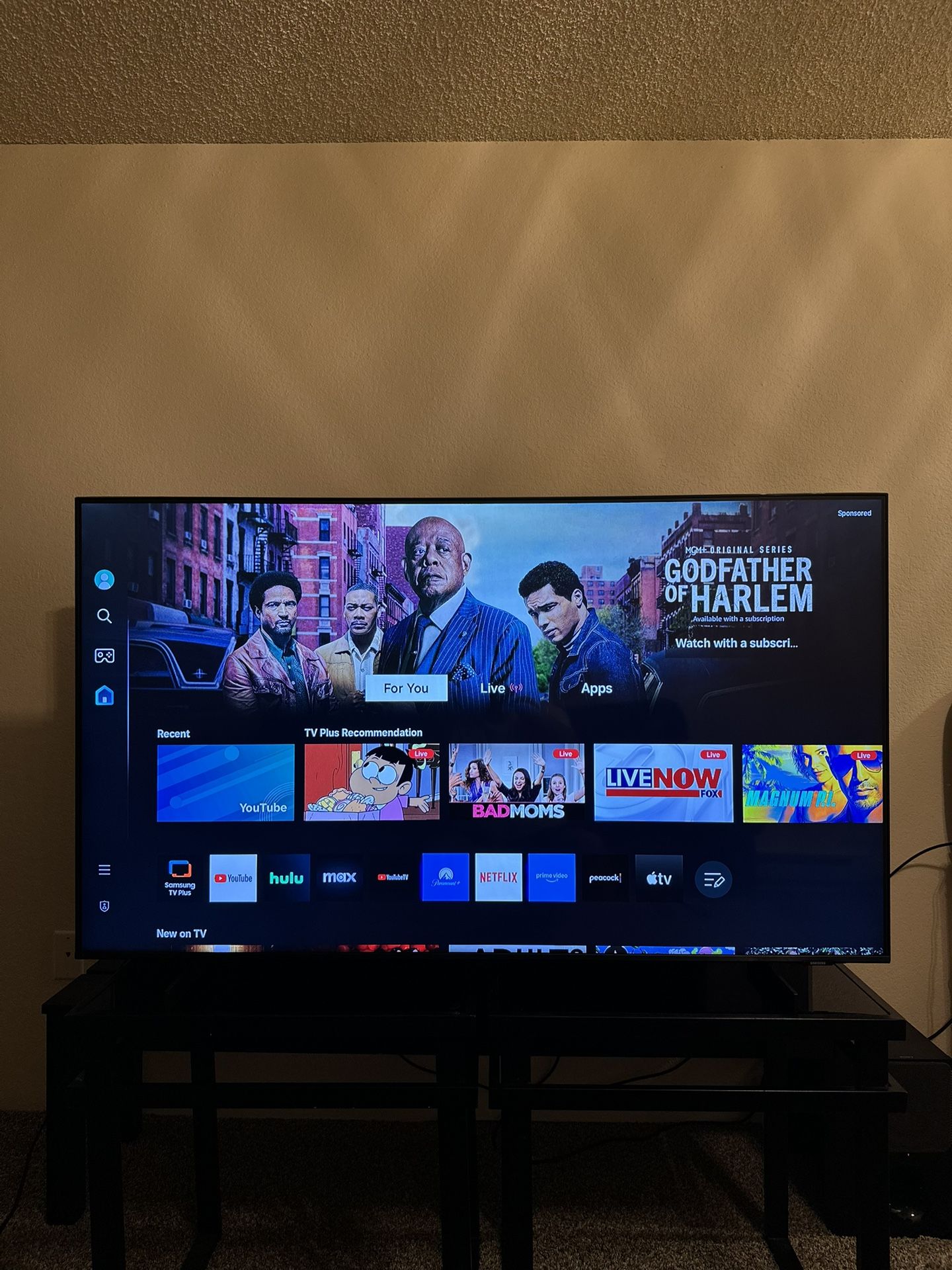55” Samsung 4K UHD TIZEN