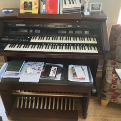 Roland Atelier AT-90s Organ 
