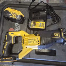 Dewalt 20V MAX Reciprocating Saw with
5ah battery and Charger #6990