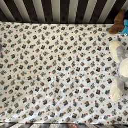 Toddler And Little Kids Crib With 100% Organic Cotton Mattress