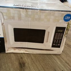 Microwave New In The Box 20.00