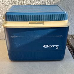 VTG 80s GOTT 8 Small Personal Cooler Lunchbox Blue Ice Chest (Silver Lake)