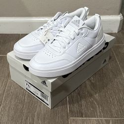 <NIB> adidas Men’s Park Street Sneaker Size: 7.5