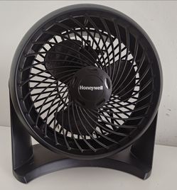 Honeywell Super Turbo Three-Speed High-Performance Fan Black