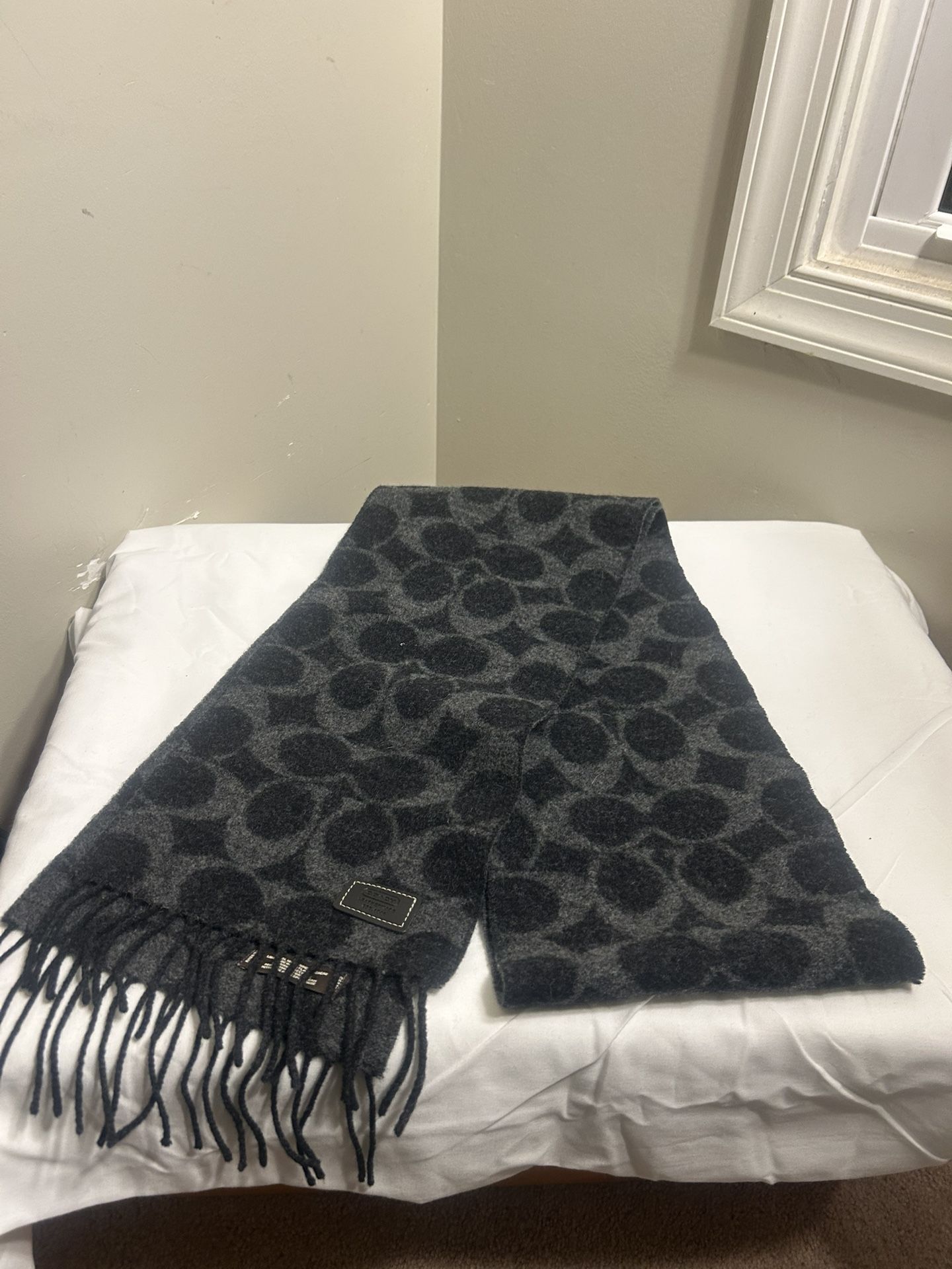 PRE~OWNED COACH WINTER MENS SCARF 🧣 IN EXCELLENT CONDITION 