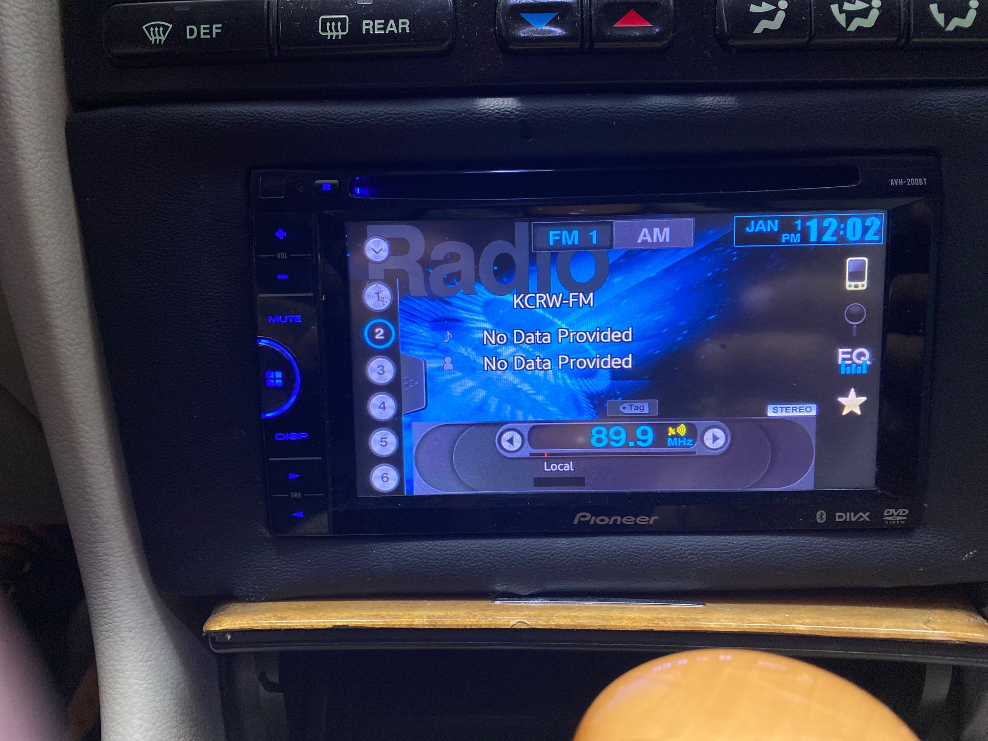 Pioneer touchscreen Bluetooth Radio works perfectly fine