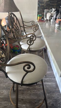 3 bar stools , sillas de desayunador , excelente condición